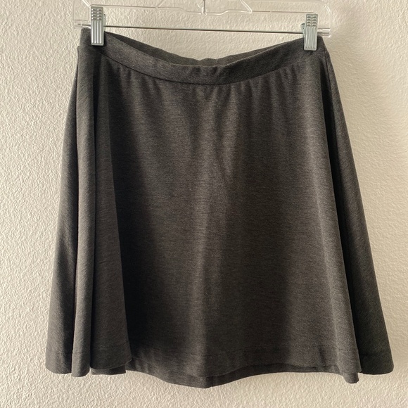 Old Navy Dark Charcoal Skirt - Picture 1 of 3